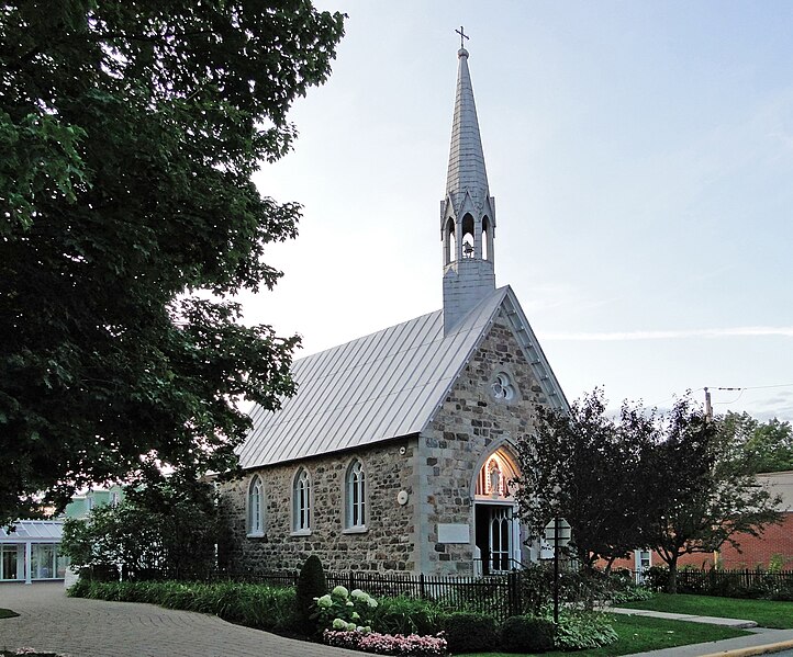 File:Chapelle Sainte-Anne, Varennes.jpg