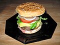 Thumbnail for File:Cheeseburger maison.jpg