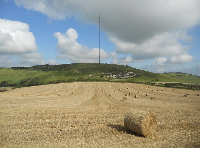 File:Chillerton Down, Isle of Wight, England.jpg