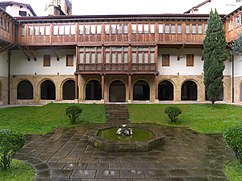 Convento de la Encarnación (Bilbao). Claustro.jpg