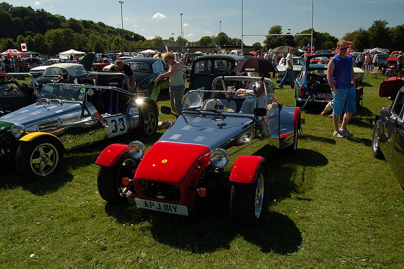 File:Corbridge Classic Car Show 2011 (5898301984).jpg