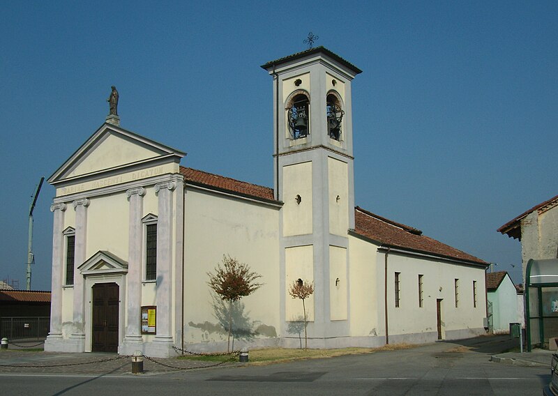 File:Corte Palasio - frazione Cadilana - chiesa parrocchiale.jpg