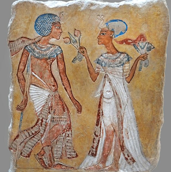 File:Couple royal dans un jardin (Neues Museum, Berlin) (11545827426).jpg