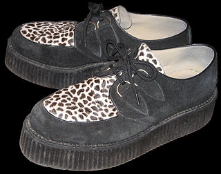 <span class="mw-page-title-main">Brothel creeper</span> Shoe with a thick crepe sole