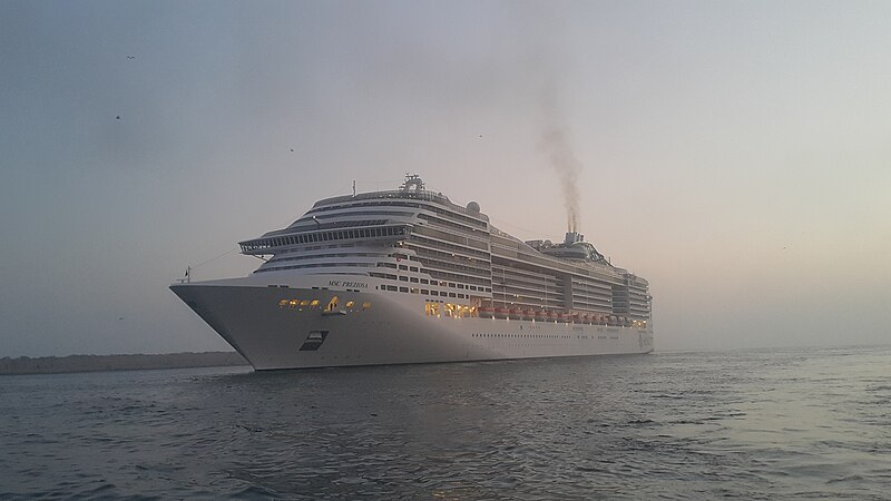 File:Croisière MSC PREZIOSA en mer.jpg