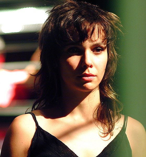 Débora Falabella as Nina/Rita.