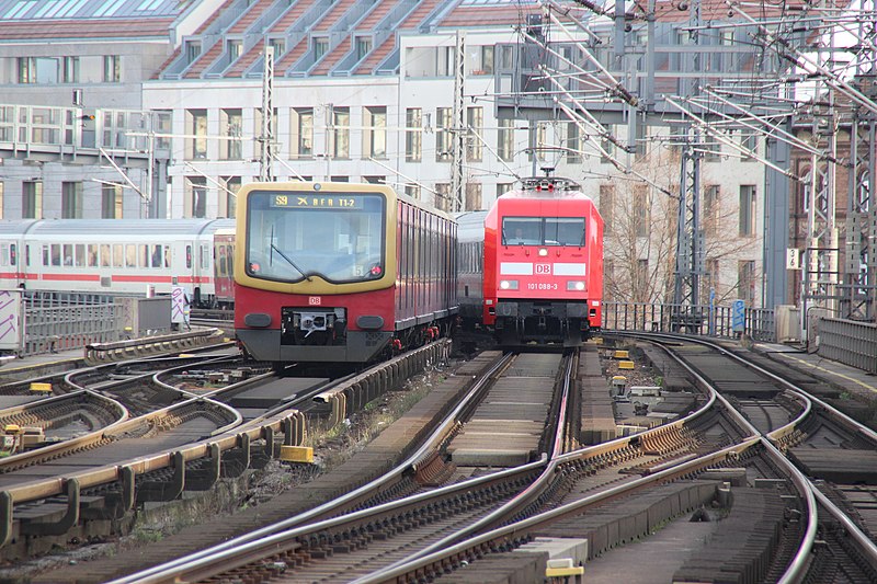 File:DB-Baureihe 101 & 481.jpg