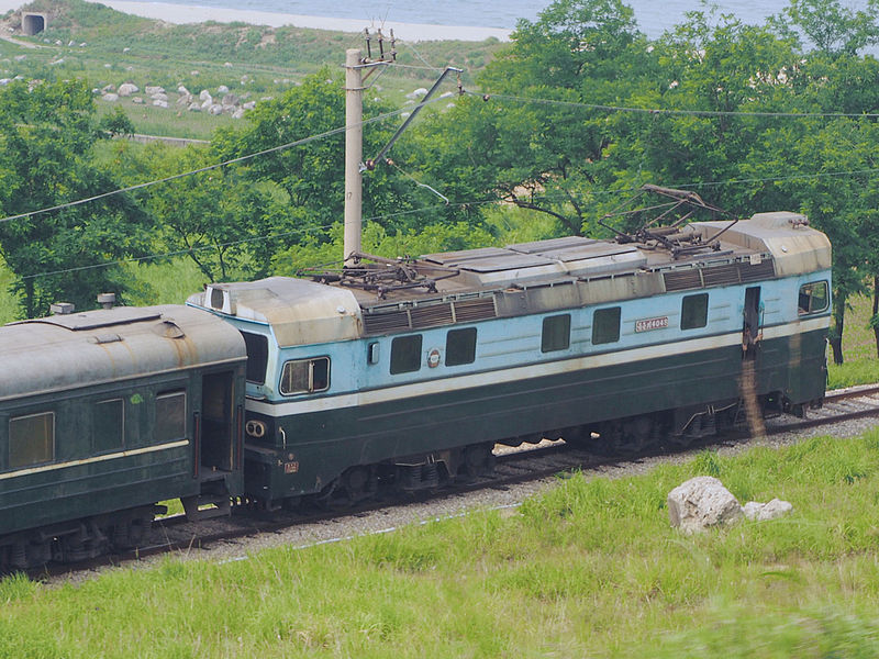 File:DPRK electric locomotive 4048.jpg