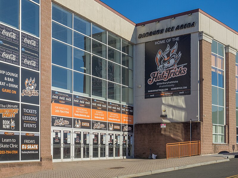 File:Danbury Ice Arena (53564620451).jpg