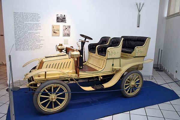 1903 De Dion & Bouton 8 CV in the Museo Nazionale dell'Automobile, Turin