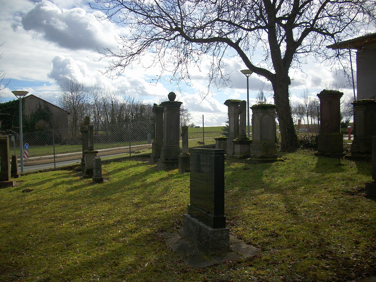 Denkmalzone Jüdischer Friedhof Ebersheim 3.JPG