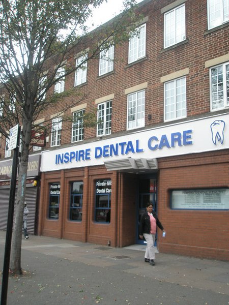 File:Dentists in South Road - geograph.org.uk - 1519891.jpg