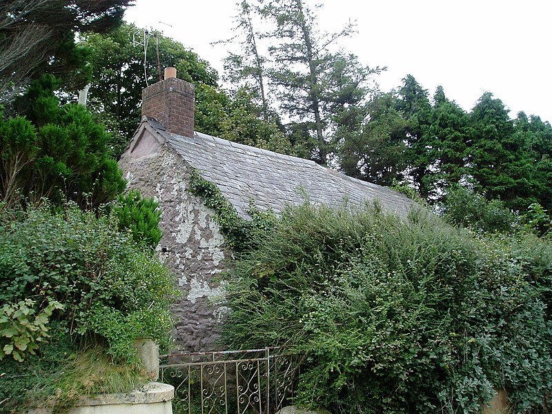 File:Derelict cottage at Graigavalla - geograph.org.uk - 2716369.jpg