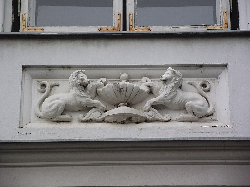 File:Detail Klazsik house Kiskunfélegyháza.jpg