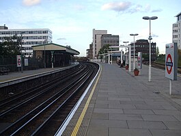 East Putney stn District regardez vers le nord.JPG