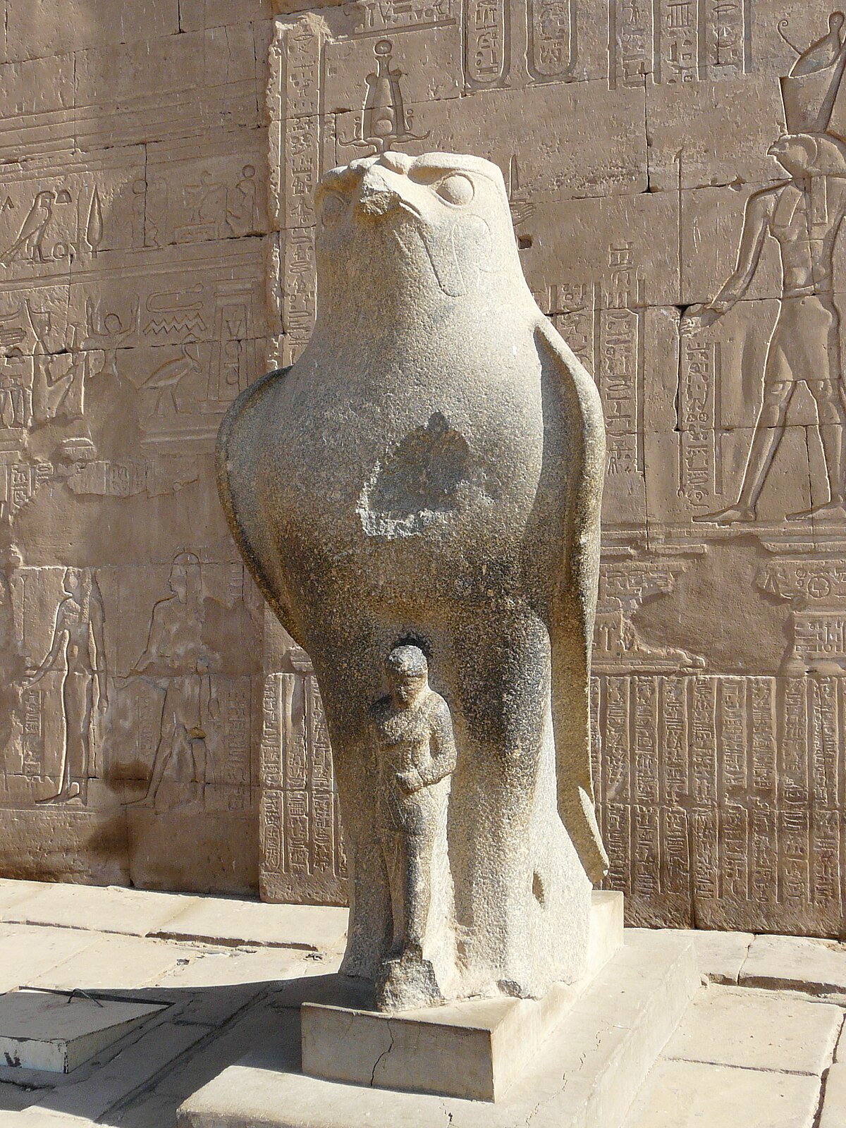 Храм гора в Эдфу Египет