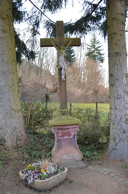 Ehlhalten, Friedhofskreuz