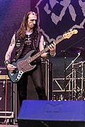Live-Bassist Tobias Christianson