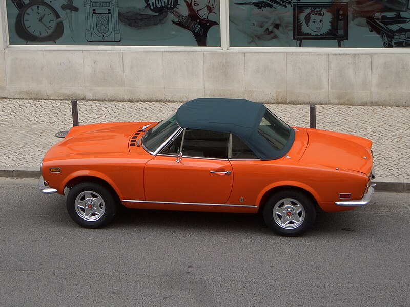 File:FIAT spider rear.jpg