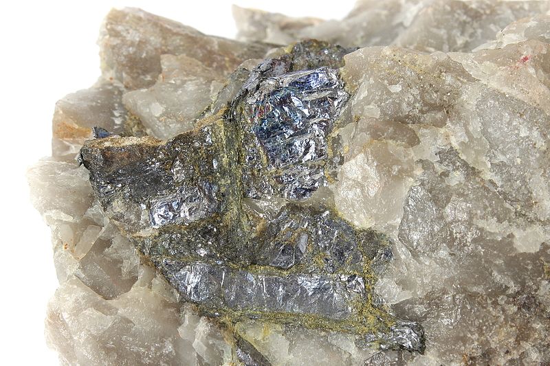 File:Ferrimolybdite & Molybdenite.jpg