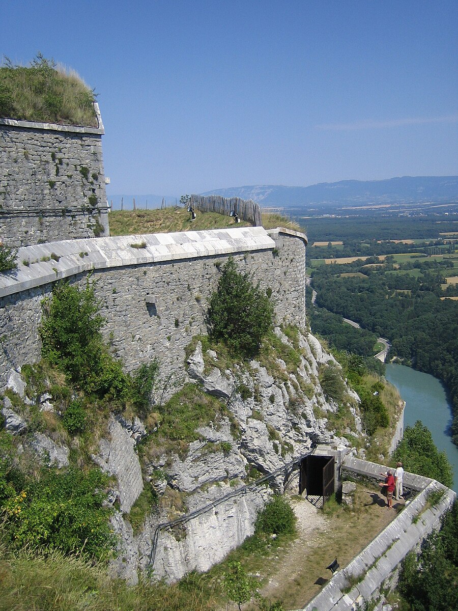 Форт Леклюз. Высокий Форт секретной горы. Fort Lecluse Франция фотографии. Форт l; 40. Fort l