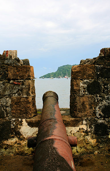 File:Fortaleza de Santiago en Portobelo.jpg