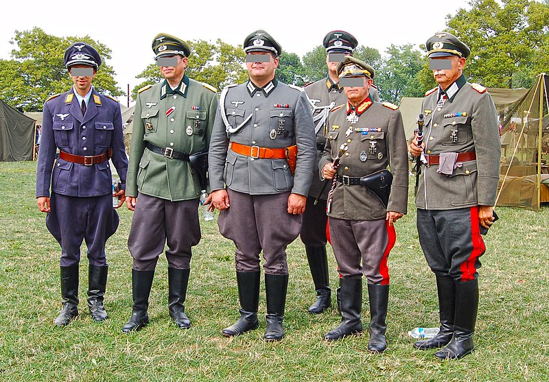 File:German officers.jpg