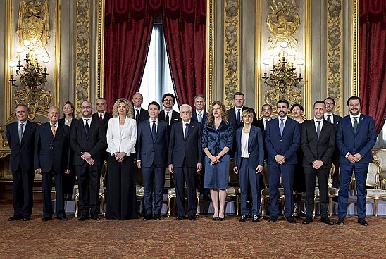 Новое правительство новая жизнь. Кабинет министров Италии. Совет министров Италии здание. Рим правительство Италии.