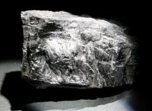 Graphite mineral aggregate.jpg