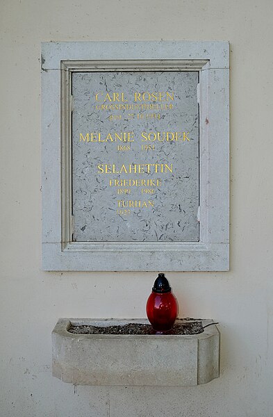 File:Gravestone Turhan Bey at Urnenhain Simmering.jpg