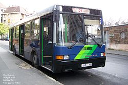 21-es busz a Várfok utcában
