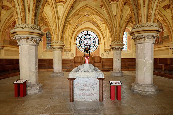 Frederick's tomb in the Heiligenkreuz chapter hall