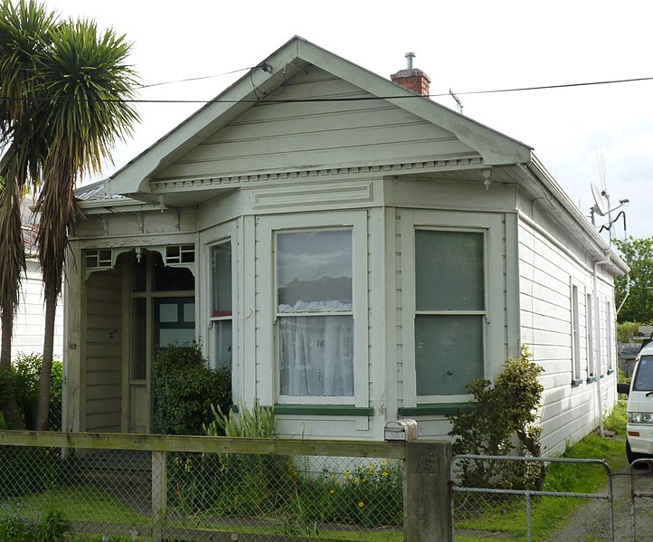 File:House at Ranfurly Street, Palmerston North 02.JPG