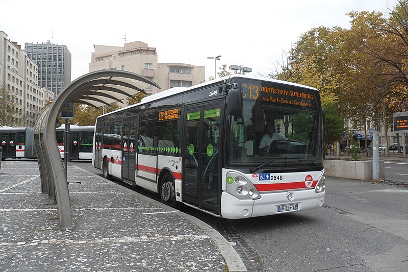 File:Irisbus Citelis 12 n°2648 TCL Grange Blanche.jpg