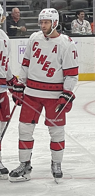 <span class="mw-page-title-main">Jaccob Slavin</span> American ice hockey player (born 1994)