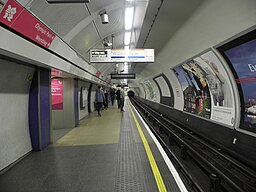 King's Cross St Pancras stn Northern southbound look north 2012