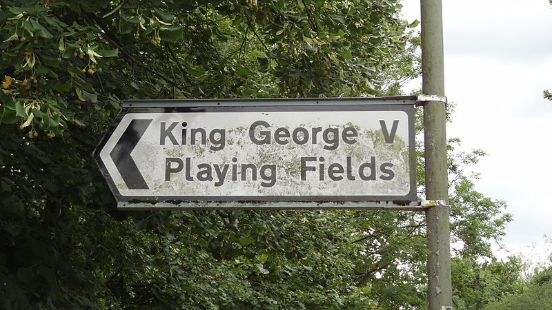 File:King George V Field sign, Totteridge.JPG