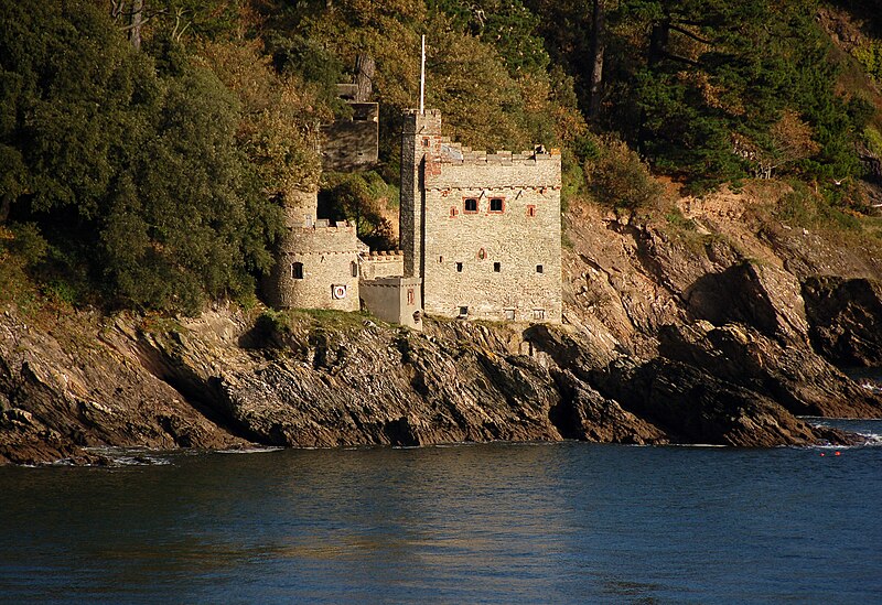 File:Kingswear Castle from Dartmouth Castle.jpg