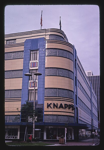 File:Knapp's Department Store, overall corner view, Washington Street, Lansing, Michigan LOC 37133281900.jpg