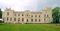 Neogotik palace di Krześlice, dibangun pada tahun 1860.