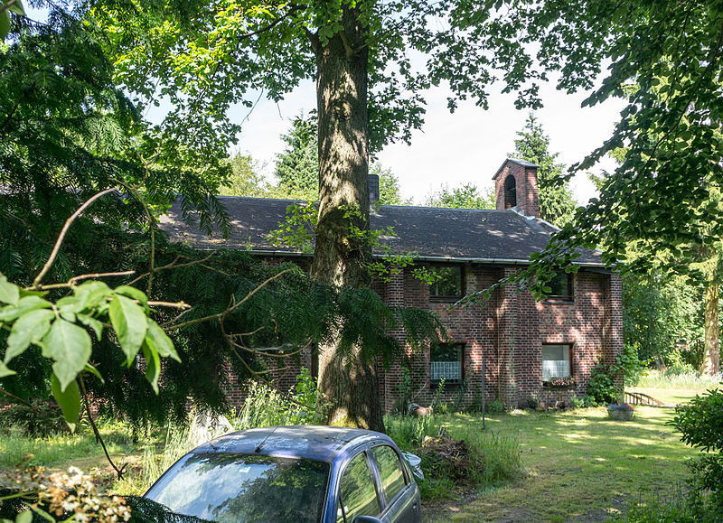 File:Lüdinghausen, Flugplatz Borkenberge, ehem. kath. Kapelle -- 2014 -- 00602.jpg