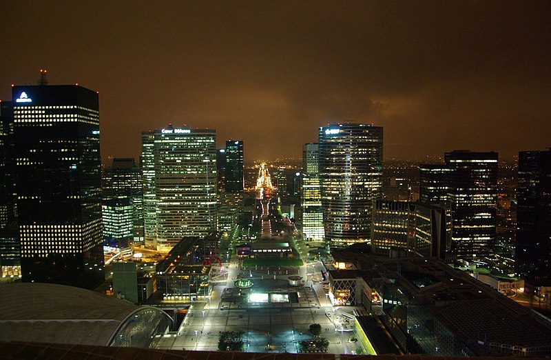 File:La Défense, depuis l'arche (5042533218).jpg