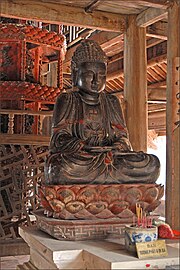 Amitabha Buddha statue at But Thap Temple. La pagode But Thap 4.jpg