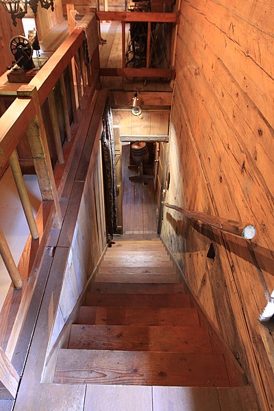 File:Lewis Anderson House (The Dalles, Oregon), interior, IMG013.jpg