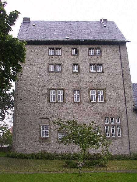 File:Lichtenau (Westf) Burg.jpg