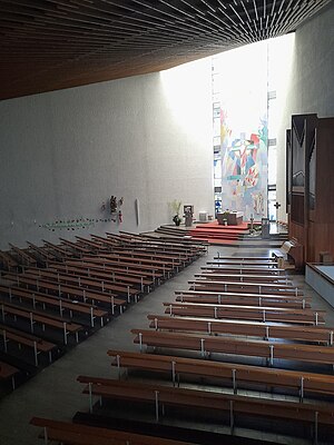 Lohr am Main, St. Pius, Innenraum mit Orgel.jpg