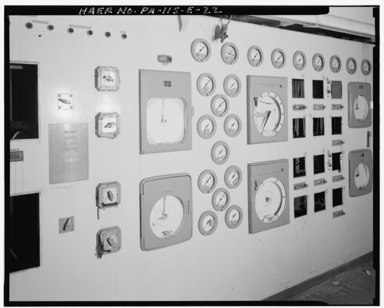 File:MAIN CONTROL PANEL IN THE HIGH PURITY OXYGEN BUILDING LOOKING WEST. - U.S. Steel Duquesne Works, Fuel and Utilities Plant, Along Monongahela River, Duquesne, Allegheny County, PA HAER PA,2-DUQU,3E-22.tif