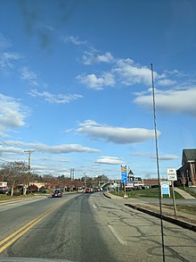 Westbound MD 6 AQShning 301 bilan almashinuvi yaqinida.