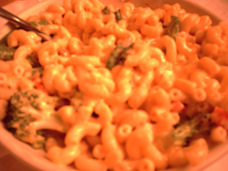 File:Macaroni&cheese&veggies.jpg