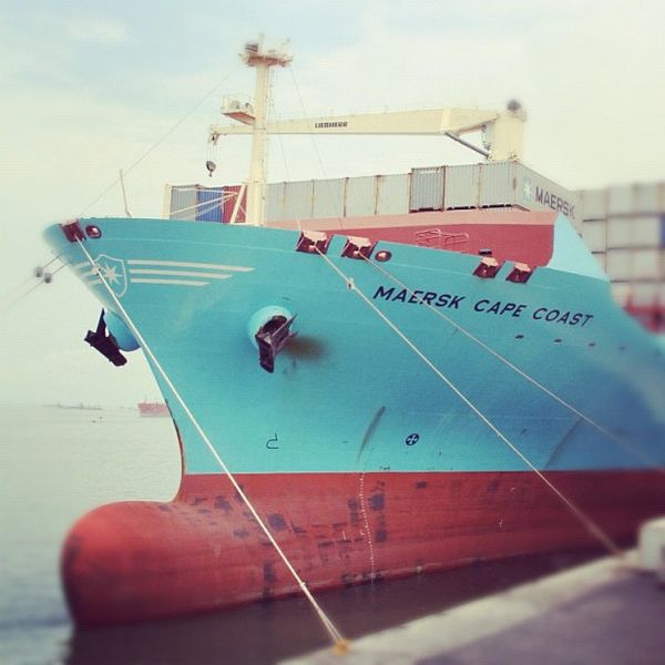 File:Maersk Cape Coast in the Port of Luanda, Angola.jpeg